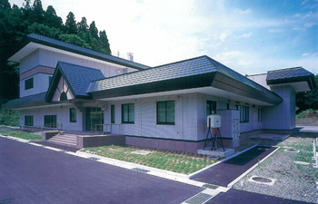 白馬乗鞍地区処理施設の建物外観の写真