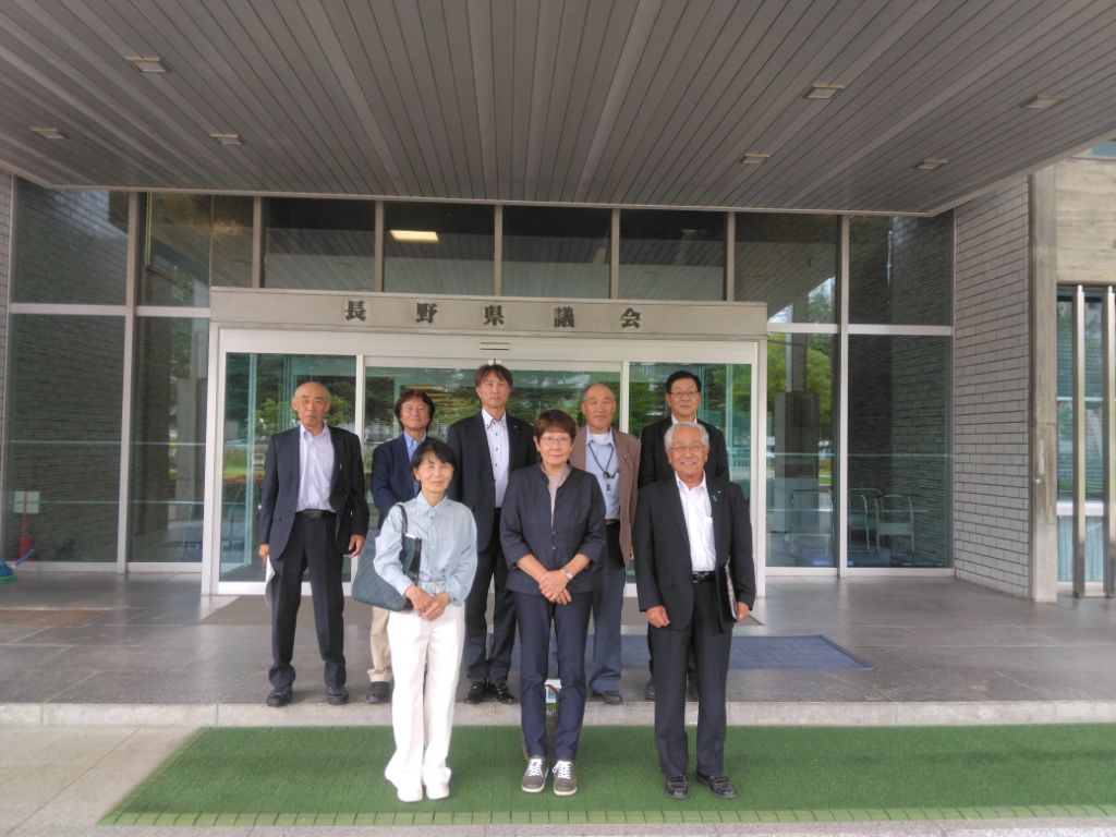 長野県議会にて小谷村議会議員８名