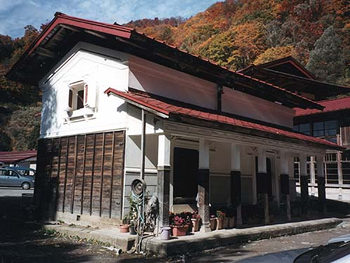 山田旅館前土蔵